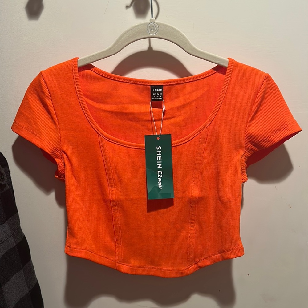SHEIN EZwear Square Neck Crop Tee